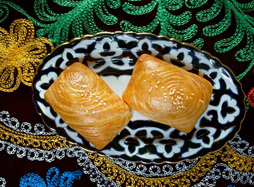 traditional eastern food samsa.